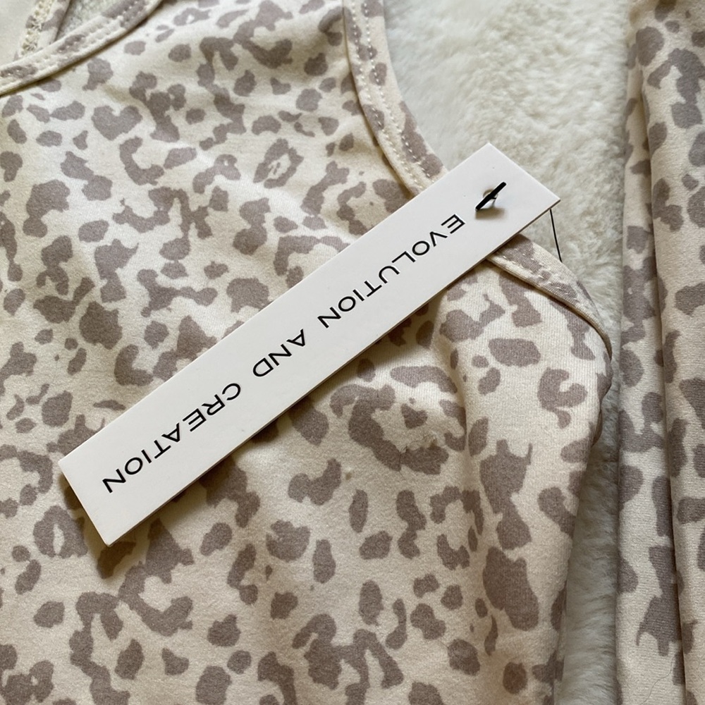 New Evolution and Creation Cream Leopard Print Leggings Set! Too big for me! - Picture 4 of 7